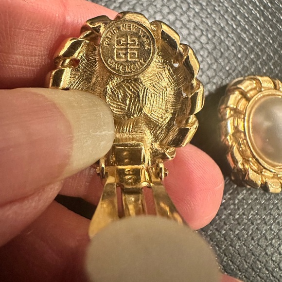 Givenchy Elegant Gold and Pearl Earrings - Picture 4 of 4